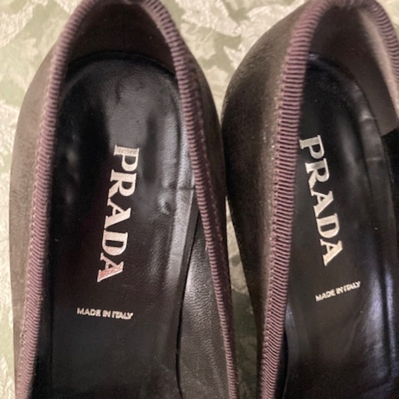 Prada Antic Ciclamino Heels - Picture 5 of 11